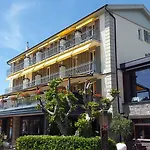 Baron Tavernier Restaurant & 酒店 薛布勒
