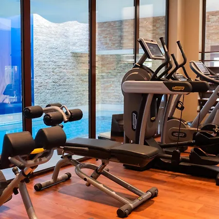 Baron Tavernier Restaurant & ホテル シュブル