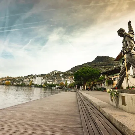 Baron Tavernier Restaurant & ホテル シュブル