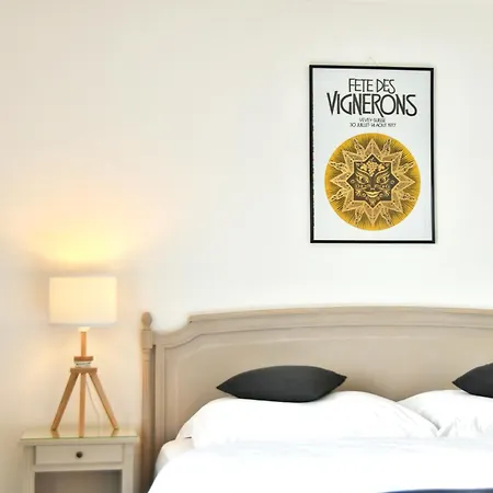 Baron Tavernier Restaurant & Шебр