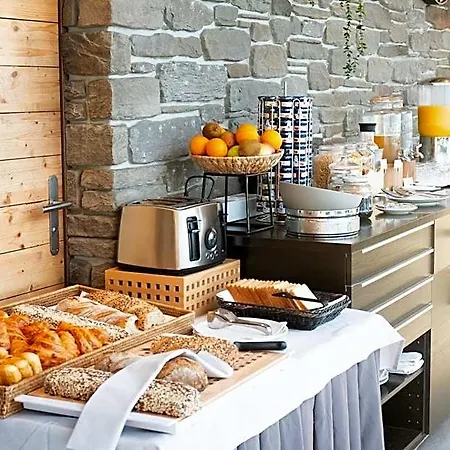 Baron Tavernier Restaurant & Hotel
