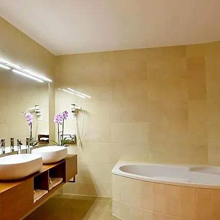 Baron Tavernier Restaurant & 4* Chexbres