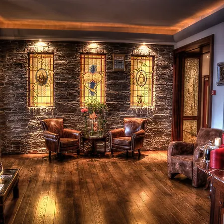 Baron Tavernier Restaurant & מלון שברה