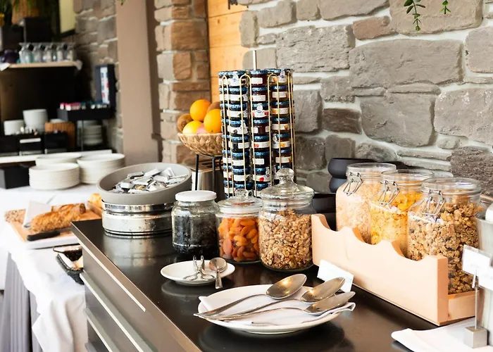 Baron Tavernier Restaurant & فندق