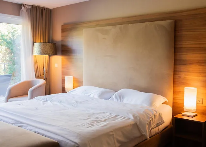 Baron Tavernier Restaurant & شيرشبريس