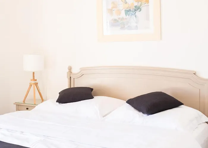 Baron Tavernier Restaurant & シュブル