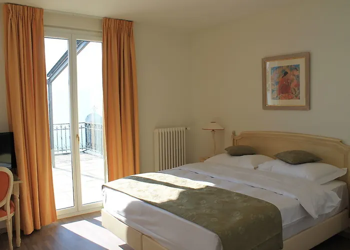 Baron Tavernier Restaurant & シュブル