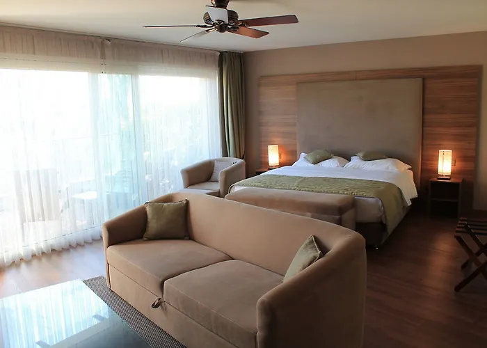 Baron Tavernier Restaurant & ホテル 4*