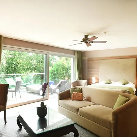 Hotel Baron Tavernier Restaurant &